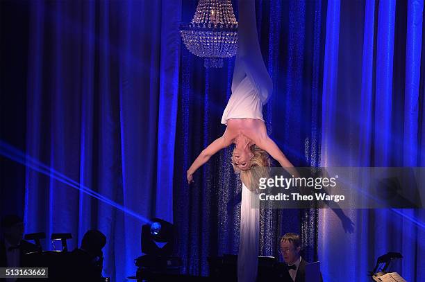 Actress Jane Krakowski performs onstage during the Roundabout Theatre Company 2016 Spring Gala at The Waldorf-Astoria on February 29, 2016 in New...