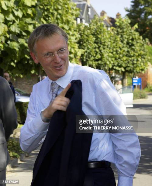 The new slovenian EU Commissioner for Science and Researcht Janez Potocnik arrives at an informal meeting with the other new Commissioners in Leuven,...