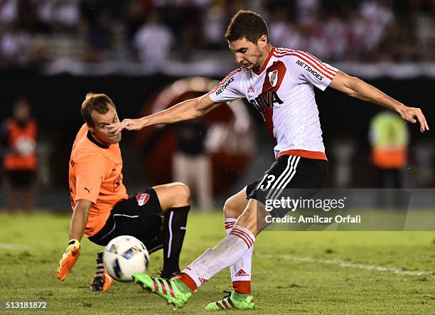 Lucas Alario of River Plate kicks to score during a match between River Plate and Independiente as part of fifth round of Torneo Transicion 2016 at...