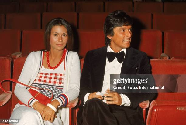 American actress Kate Jackson and head of Paramount Studios Robert Evans attend the 45th Annual Academy Awards at the Beverly Chandler Pavillion, Los...