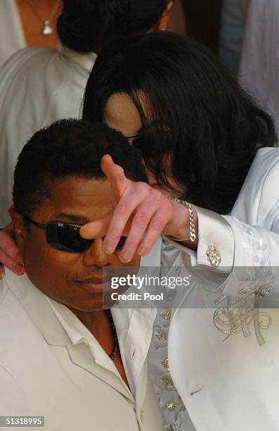 Michael Jackson Brother Randy Michael Jackson 2004 Photos and Premium High Res Pictures - Getty Images