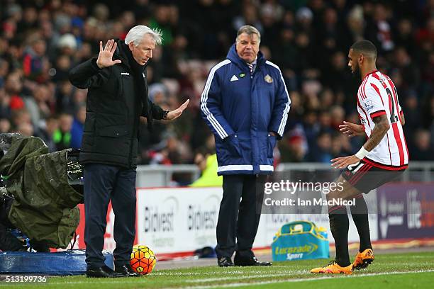 Alan Pardew Manager of Crystal Palace reacts during the Barclays Premier League match between Sunderland and Crystal Palace at Stadium of Light on...