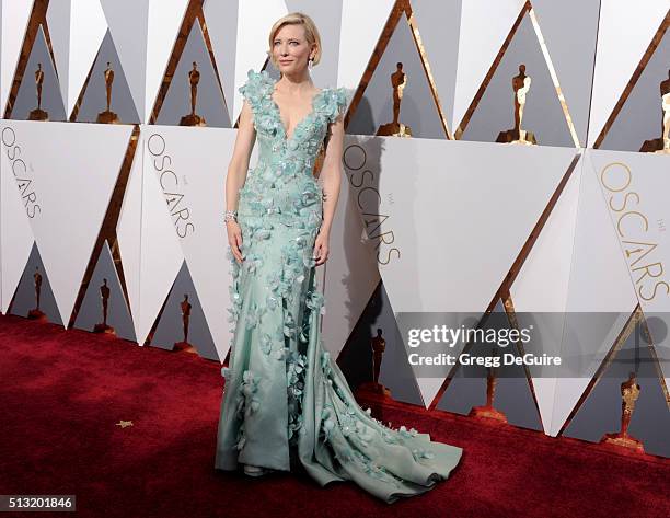 Actress Cate Blanchett arrives at the 88th Annual Academy Awards at Hollywood & Highland Center on February 28, 2016 in Hollywood, California.