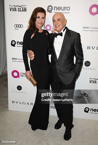 Robert Shapiro and wife Linell Shapiro attend the 24th annual Elton John AIDS Foundation's Oscar viewing party on February 28, 2016 in West...