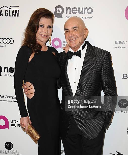 Robert Shapiro and wife Linell Shapiro attend the 24th annual Elton John AIDS Foundation's Oscar viewing party on February 28, 2016 in West...