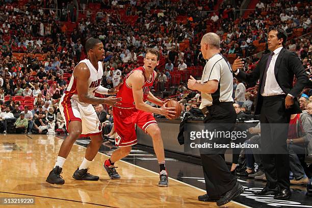 Mike Dunleavy of the Chicago Bulls defends the ball against the Miami Heat during the game on March 1, 2016 at American Airlines Arena in Miami,...