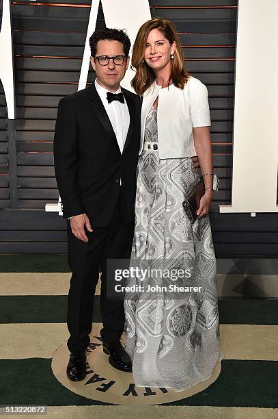 Director/ producer J.J. Abrams arrives at the 2016 Vanity Fair Oscar Party Hosted By Graydon Carter at Wallis Annenberg Center for the Performing...