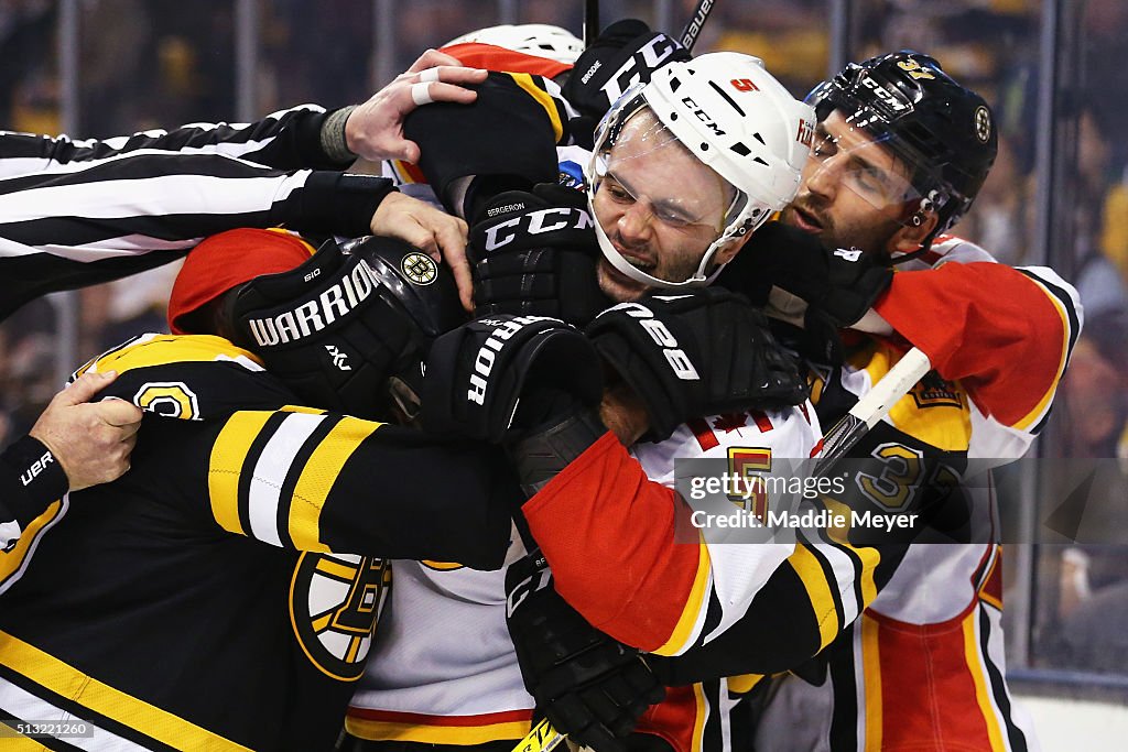 Calgary Flames v Boston Bruins