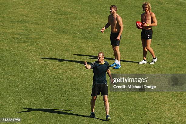 Sean Wellman speaks to the players during a training session at St.Bernard's College on March 2, 2016 in Melbourne, Australia.