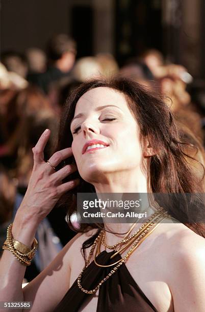 Actress Mary-Louise Parker attends the 56th Annual Primetime Emmy Awards at the Shrine Auditorium September 19, 2004 in Los Angeles, California.