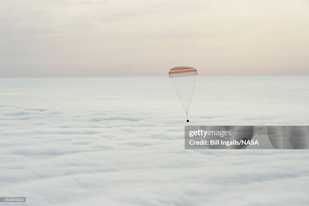 Expedition 46 Landing