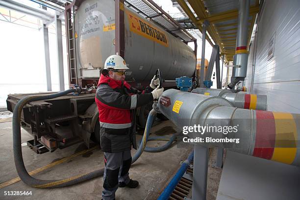 Tanker Additive Injection Fuel Additive Photos and Premium High Res Pictures - Getty Images