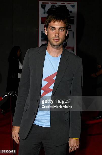 Actor Drew Fuller arrives at the film premiere of "Ladder 49" at El Capitan Theatre on September 20, 2004 in Hollywood, California.