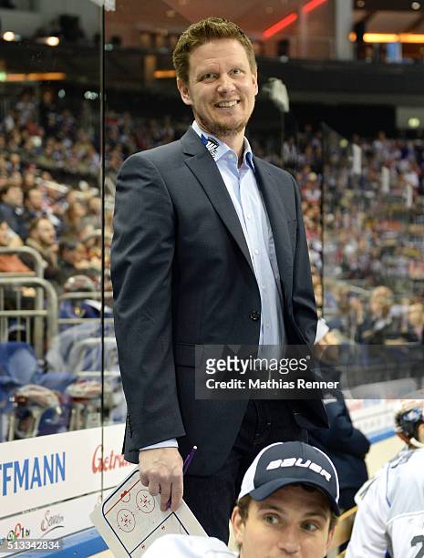 Assistant coach Petterl Vaekiparta of the Schwenninger Wild Wings during the game between the Eisbaeren Berlin and the Schwenninger Wild Wings on...