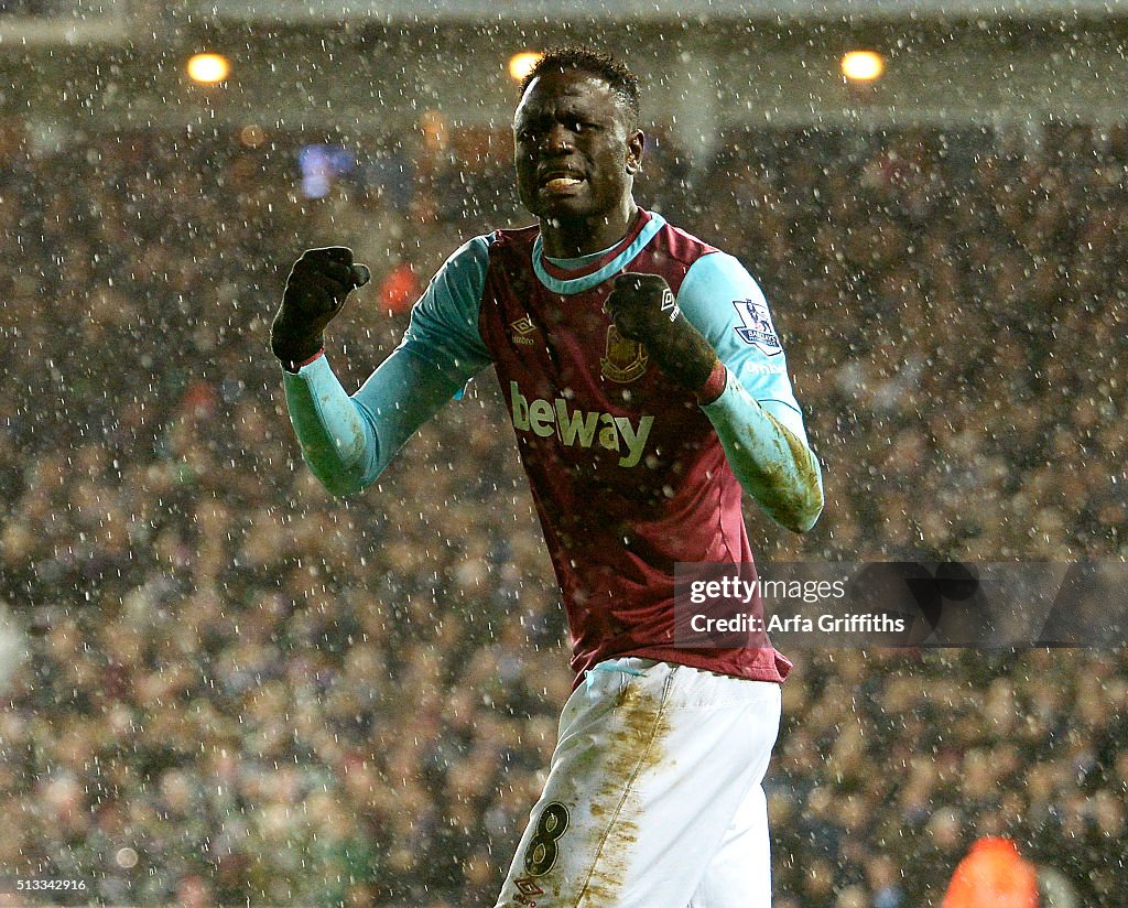 West Ham United v Tottenham Hotspur - Premier League