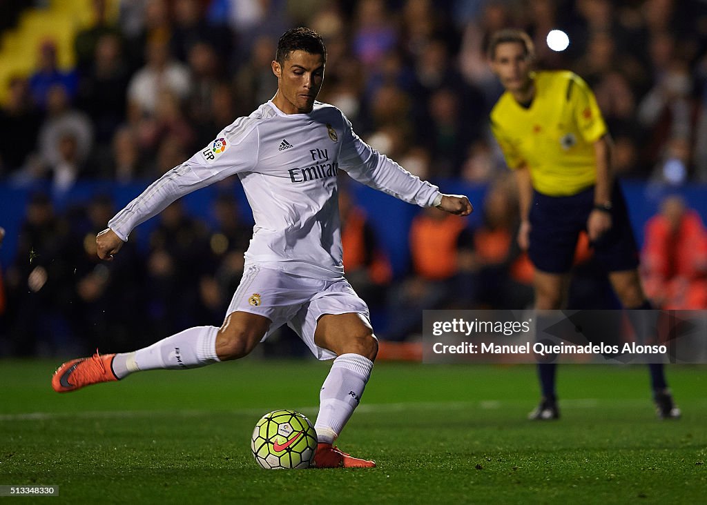 Levante UD v Real Madrid CF - La Liga