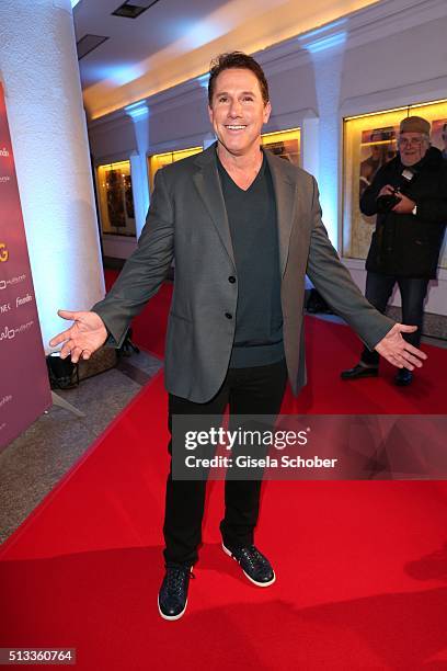 Big hitter Nicholas Sparks during the German premiere of the film 'The Choice - Bis zum letzten Tag' at Gloria Palast on March 2, 2016 in Munich,...