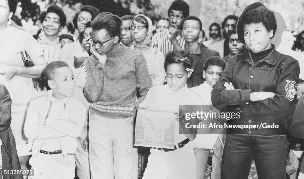 Writer and social activist Dick Gregory, with a crowd, New Jersey, November 2, 1968.