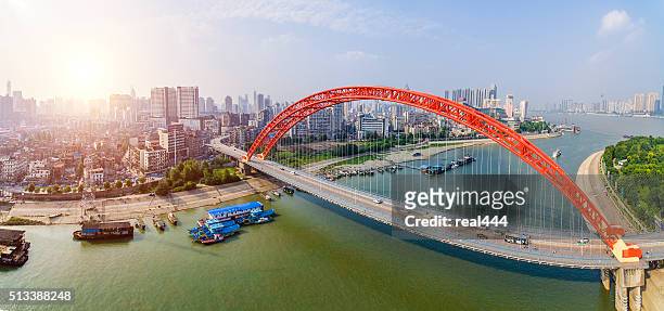 qingchuan bridge in wuhan china - wuhan stockfoto's en -beelden