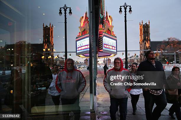 The electronic screen on the Fox Theater marquee advertises the upcoming Republican presidential debate March 2, 2016 in Detroit, Michigan. Built in...