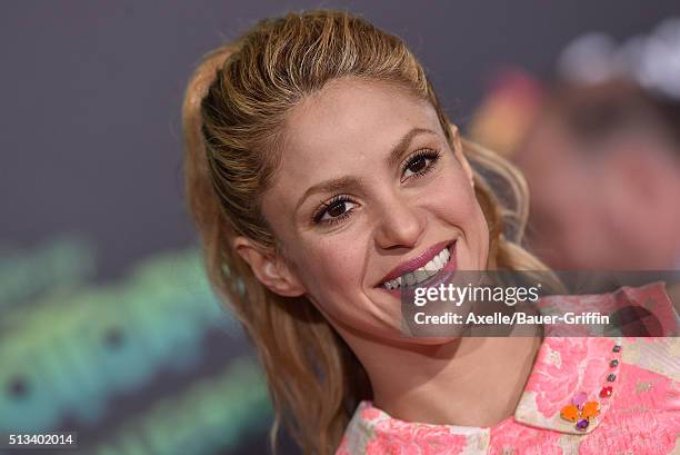 Singer Shakira arrives at the premiere of Walt Disney Animation Studios' 'Zootopia' at the El Capitan Theatre on February 17, 2016 in Hollywood,...