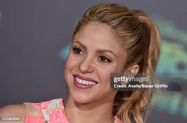 Singer Shakira arrives at the premiere of Walt Disney Animation Studios' 'Zootopia' at the El Capitan Theatre on February 17, 2016 in Hollywood,...