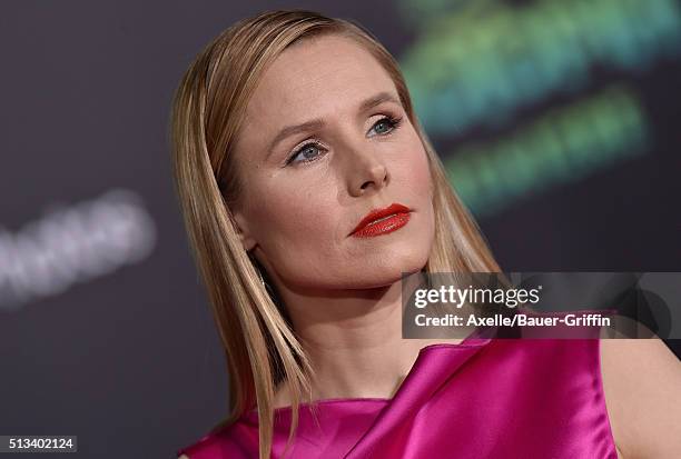 Actress Kristen Bell arrives at the premiere of Walt Disney Animation Studios' 'Zootopia' at the El Capitan Theatre on February 17, 2016 in...