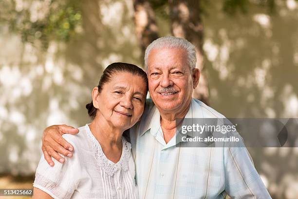 portrait of senior couple - mexican ethnicity 個照片及圖片檔