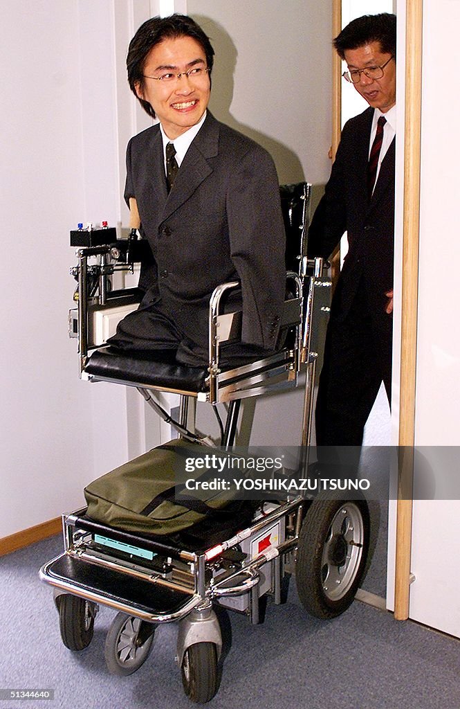 Hirotada Ototake, a handicapped senior student of