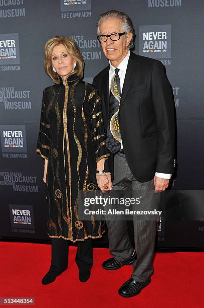 Actress Jane Fonda and Richard Perry attend the 2016 Los Angeles Dinner: What You Do Matters presented by the United States Holocaust Memorial Museum...