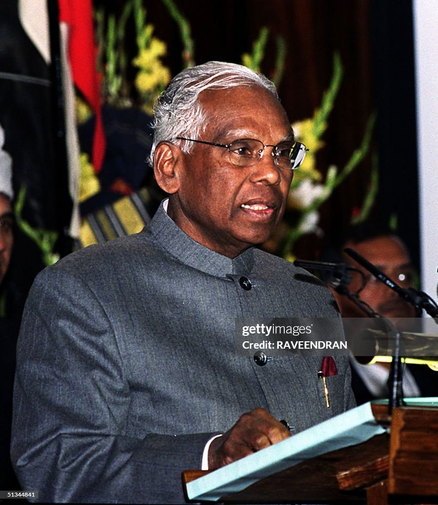 K R N Indian President K.R. Narayanan addresses in parliament during the ...