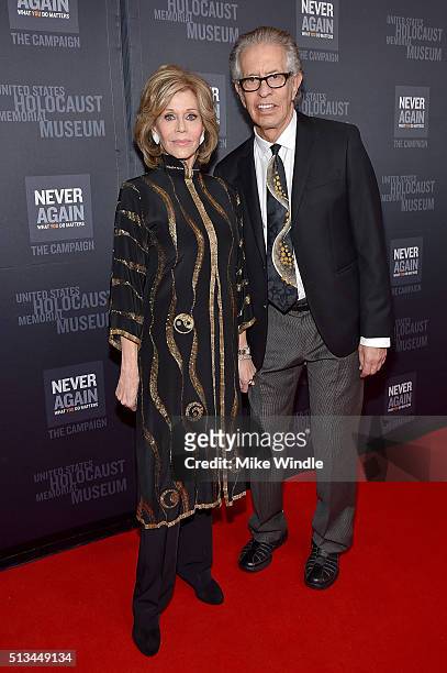Jane Fonda and Richard Perry attend the United States Holocaust Memorial Museum presents 2016 Los Angeles Dinner: What You Do Matters at The Beverly...