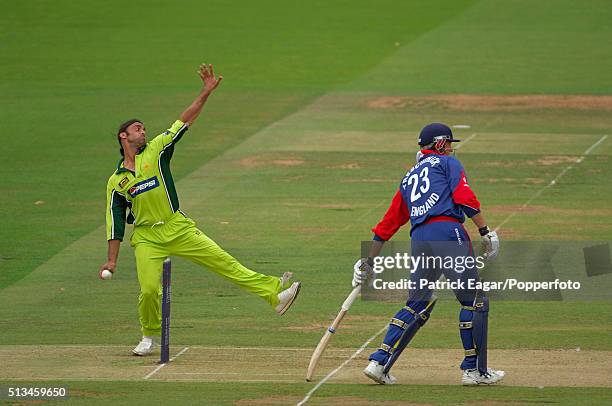 Shoaib Akhtar of Pakistan bowling during the NatWest Series One Day International between England and Pakistan, Lord's, London, 2nd September 2006....