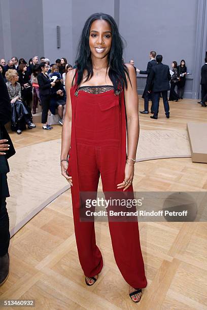 Singer Kelly Rowland attends the Chloe show as part of the Paris Fashion Week Womenswear Fall/Winter 2016/2017. Held at Grand Palais on March 3, 2016...
