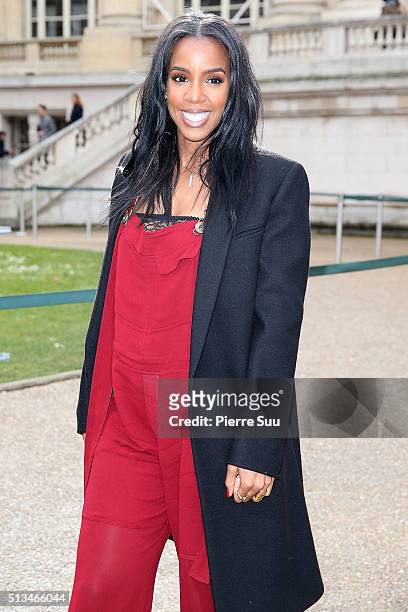 Kelly Rowland arrives at the Chloe show as part of the Paris Fashion Week Womenswear Fall/Winter 2016/2017 on March 3, 2016 in Paris, France.