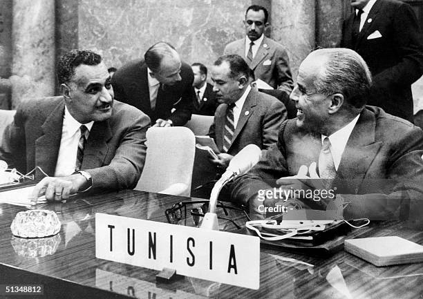 Egyptian President Gamal Abdul Nasser speaks 06 September 1961 with President of Tunisia Habib Bourguiba at a conference of non-aligned countries in...