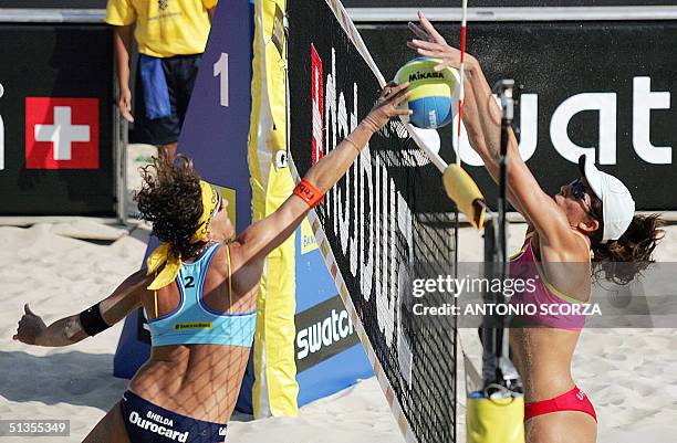 Shelda Brazilian beach volleyball player Shelda Bede vies with Brazilian ...