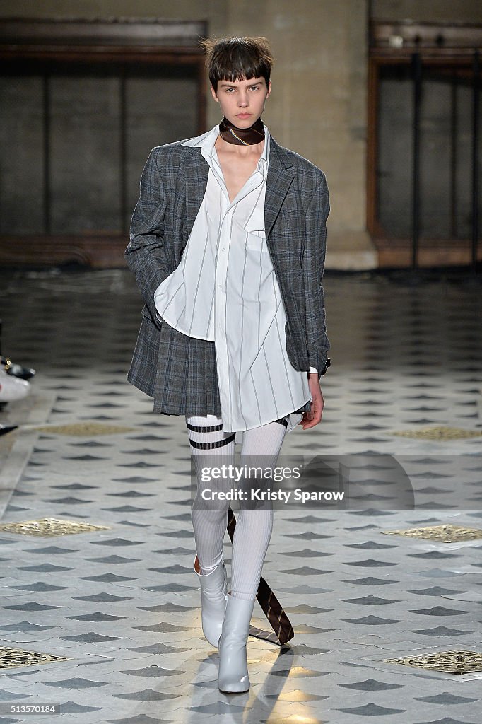 Vetements : Runway - Paris Fashion Week Womenswear Fall/Winter 2016/2017
