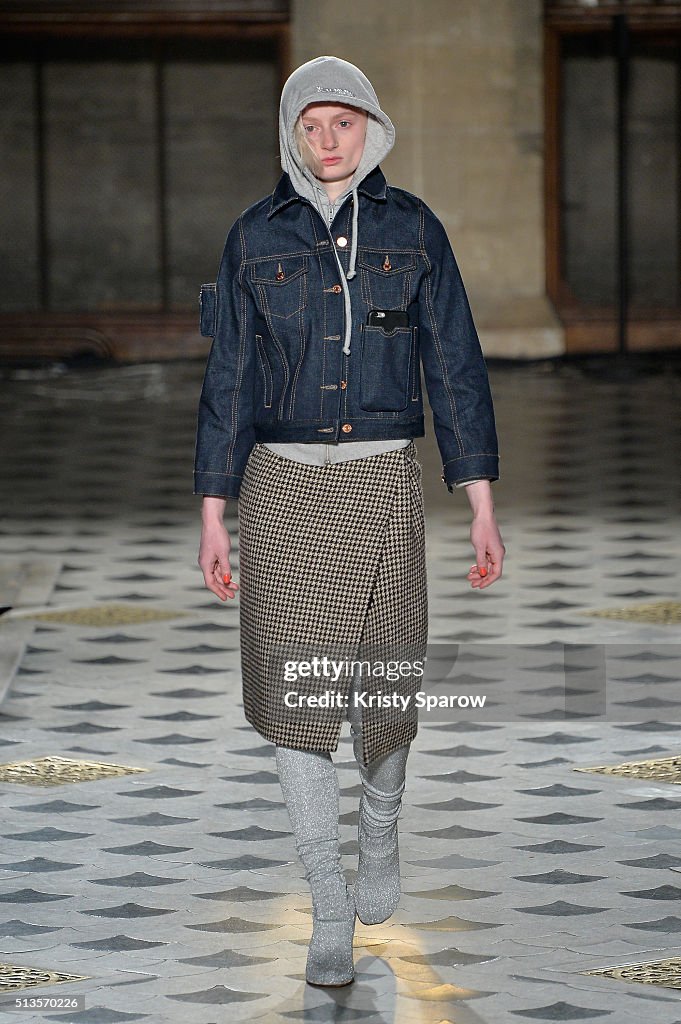 Vetements : Runway - Paris Fashion Week Womenswear Fall/Winter 2016/2017