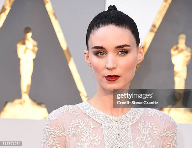 Rooney Mara arrives at the 88th Annual Academy Awards at Hollywood & Highland Center on February 28, 2016 in Hollywood, California.