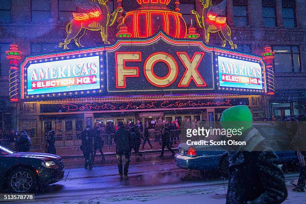 People begin arriving at the Fox Theatre for the Republican presidential debate sponsored by Fox News on March 3, 2016 in Detroit, Michigan. Voters...