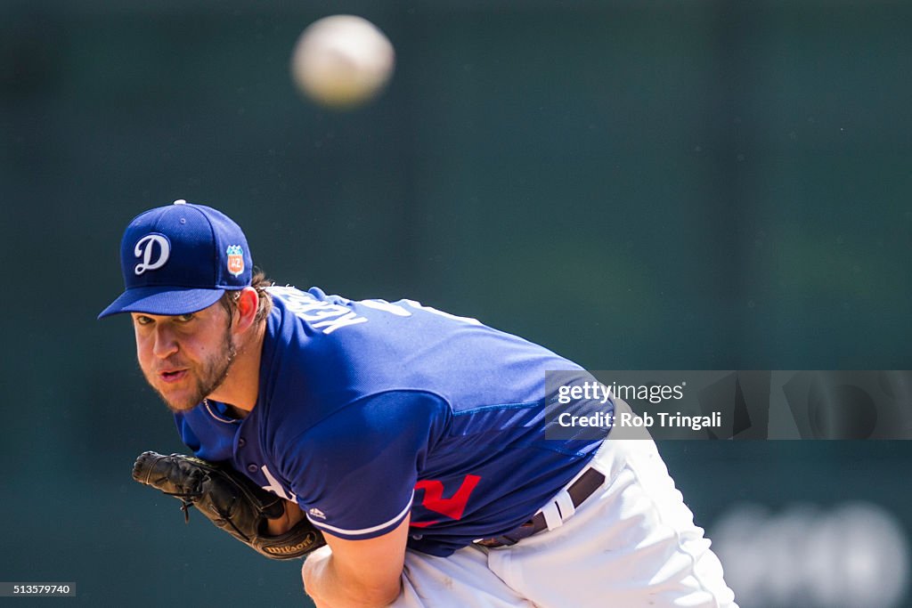 Chicago White Sox v Los Angeles Dodgers