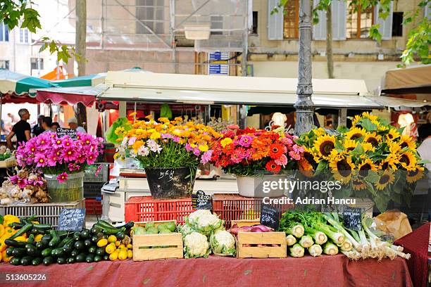 various vegetables and flowers freshly-picked on sale at farmer's market france - aix en provence stock pictures, royalty-free photos & images