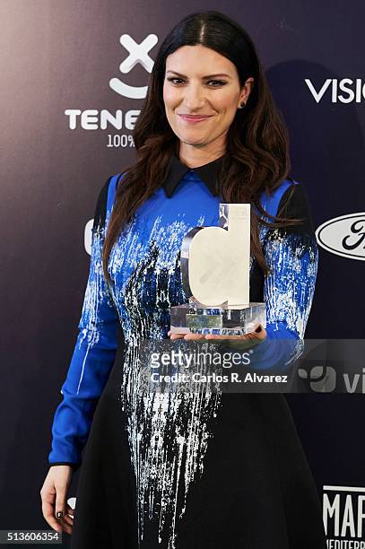 Italian singer Laura Pausini attends the "Cadena Dial" 2015 awards press room at the Recinto Ferial on March 3, 2016 in Tenerife, Spain.