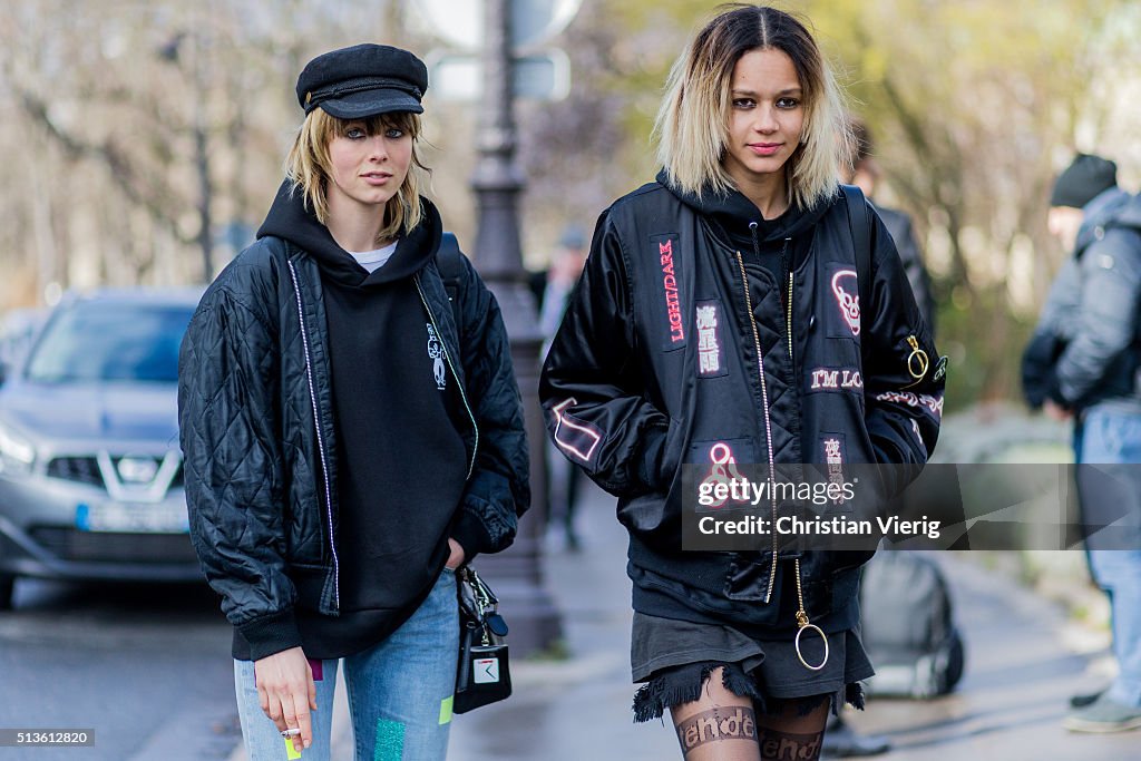 Street Style -Paris Fashion Week : Day Three Womenswear Fall Winter 2016/2017