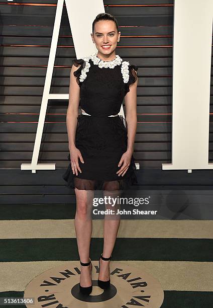 Actress Daisy Ridley arrives at the 2016 Vanity Fair Oscar Party Hosted By Graydon Carter at Wallis Annenberg Center for the Performing Arts on...