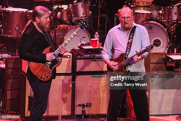 Guitarist Steve Cropper joins Derek Trucks and Susan Tedeschi of the Tedeschi Trucks Band perform at Ryman Auditorium on March 3, 2016 in Nashville,...