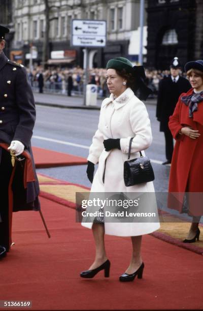 Princess Margaret arrives at Westminster Pier in London, to greet Queen Beatrix of the Netherlands, on November 16, 1982 at the start of the Dutch...