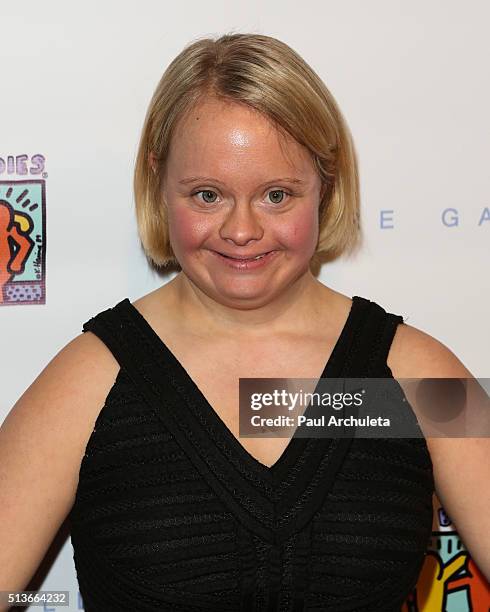 Actress Lauren Potter attends Best Buddies: The Art Of Friendship at De Re Gallery on March 3, 2016 in West Hollywood, California.