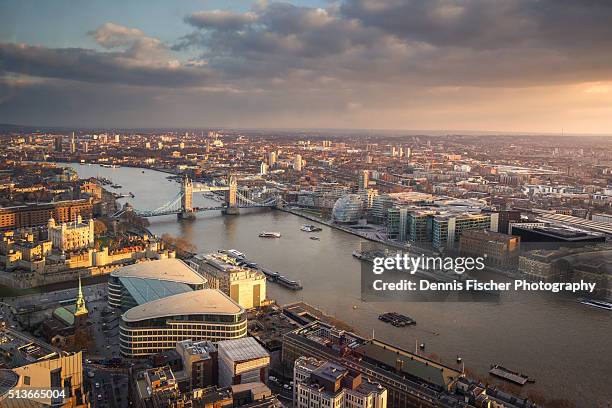 london tower bridge from above - hms belfast fotografías e imágenes de stock